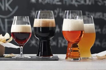 Copas y vasos de cerveza