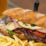 Maridaje de chivito uruguayo y cerveza