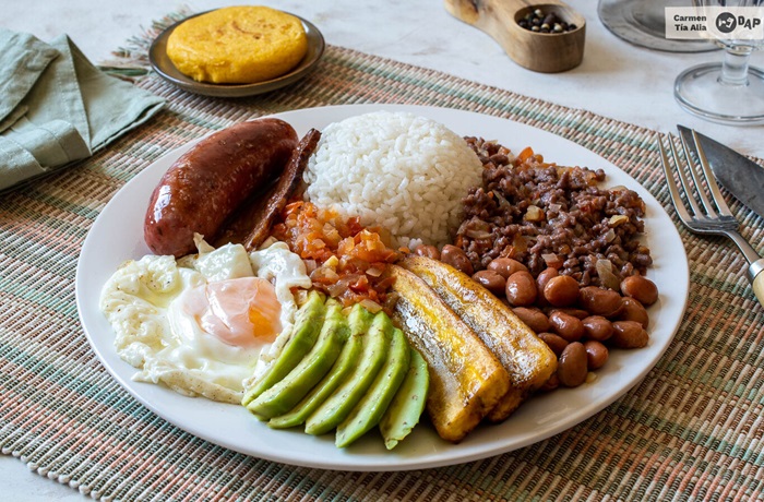 Bandeja paisa colombiana Bandeja paisa colombiana