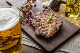 Cerveza y carne a la parrilla